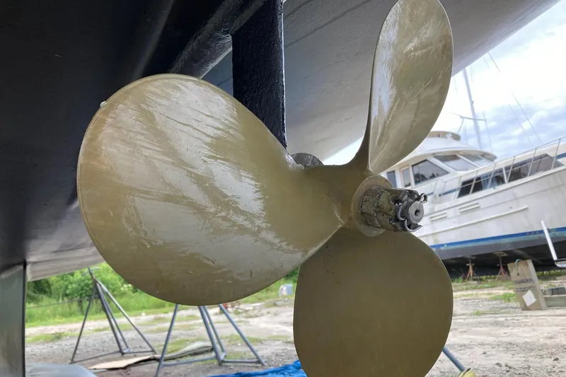 Simpatico Yacht Photos Pics Close-up of a 1999 Catalina 42 MkII sailboat propeller on dry dock.