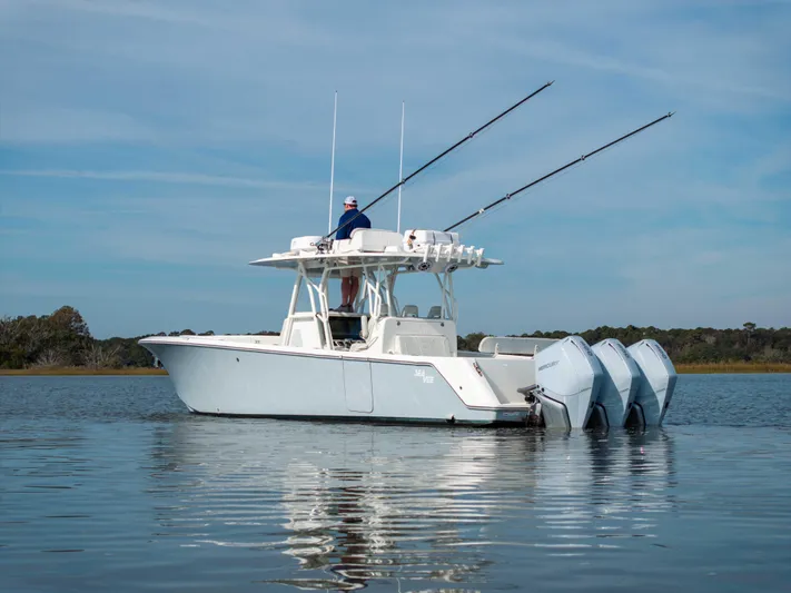 Douglas C Neidermeyer, Sergeant At Arms Yacht Photos Pics SeaVee 37 - Exterior Profile