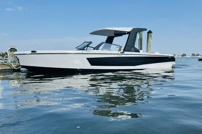 Aviara AV28 Surf