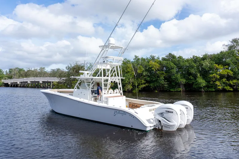 Go Mongo Yacht Photos Pics Yellowfin 42 Go Mongo - Profile