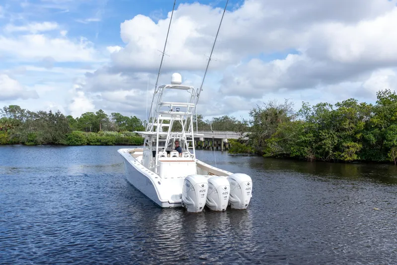 Go Mongo Yacht Photos Pics Yellowfin 42 Go Mongo - Stern