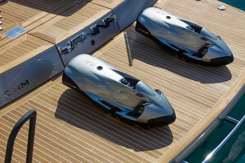 Yanina Yacht Photos Pics 