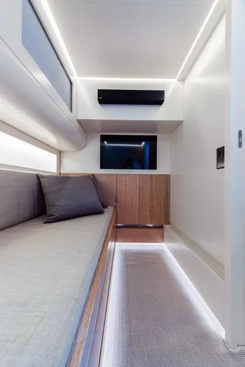 Yanina Yacht Photos Pics 