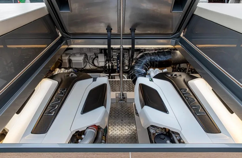 Yanina Yacht Photos Pics 