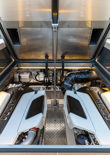 Yanina Yacht Photos Pics 