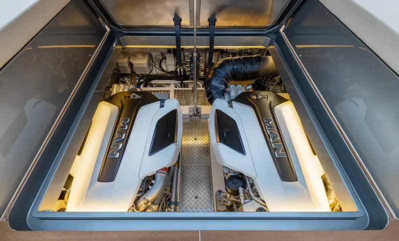 Yanina Yacht Photos Pics 