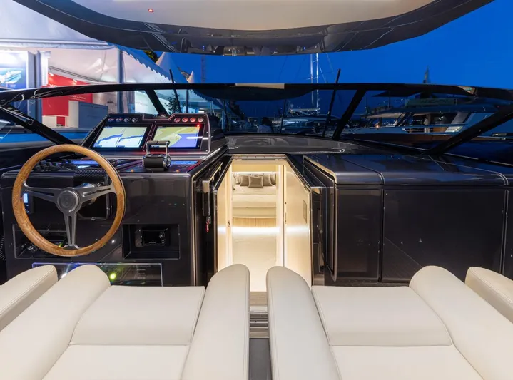 Yanina Yacht Photos Pics 