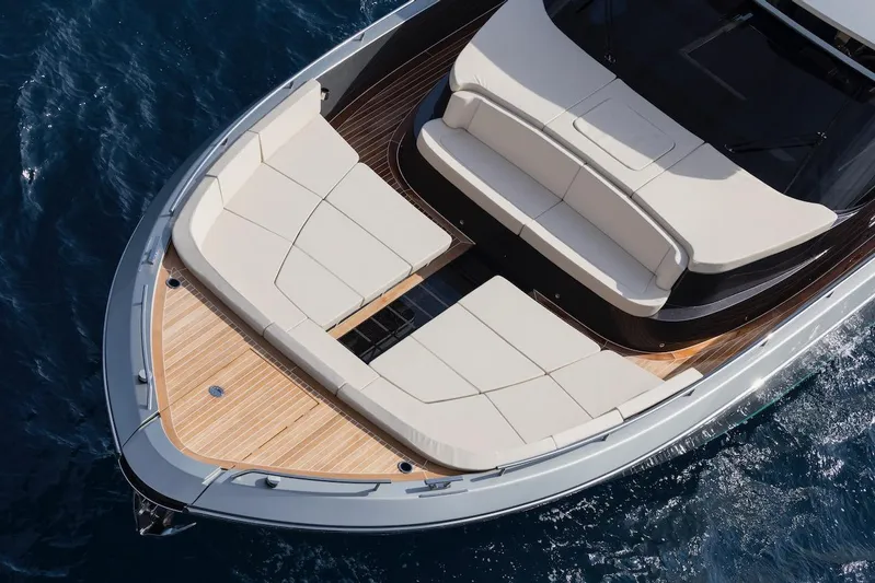 Yanina Yacht Photos Pics 