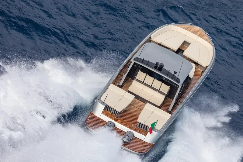 Yanina Yacht Photos Pics 