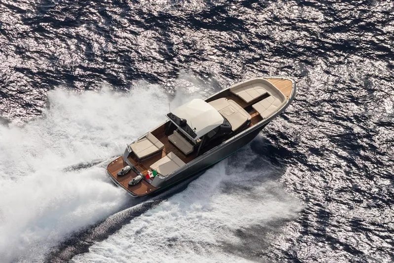 Yanina Yacht Photos Pics 