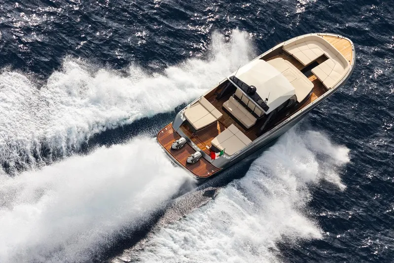 Yanina Yacht Photos Pics 