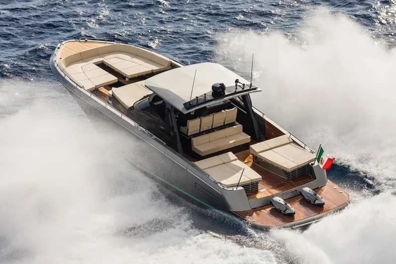 Yanina Yacht Photos Pics 