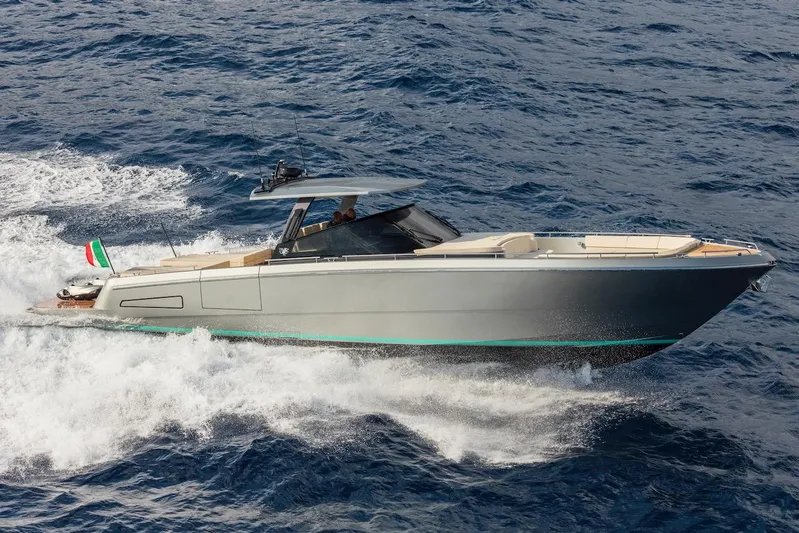 Yanina Yacht Photos Pics 