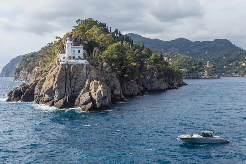 Yanina Yacht Photos Pics 