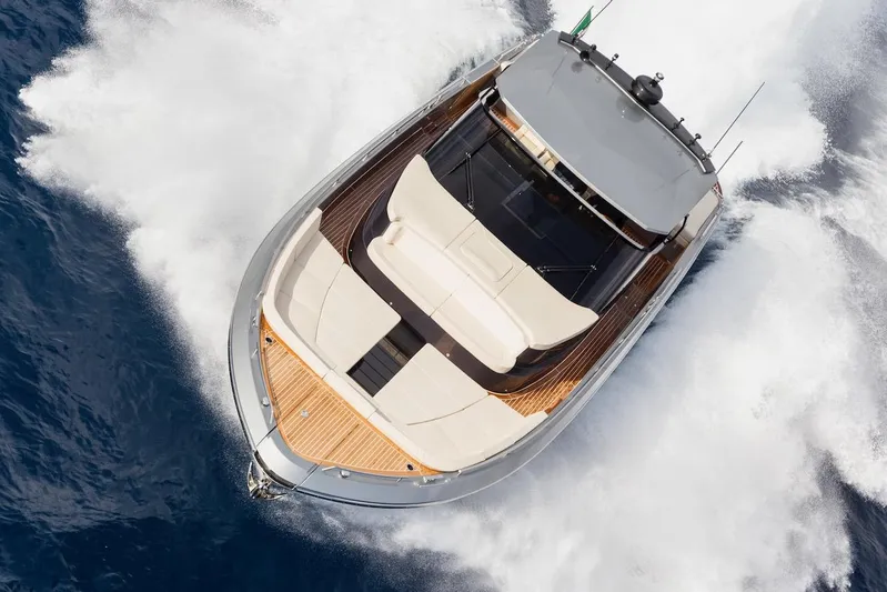 Yanina Yacht Photos Pics 