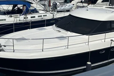 Riviera 4700 Sport Yacht