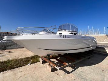 2023 B2 Marine CAP FERRET 702 OPEN