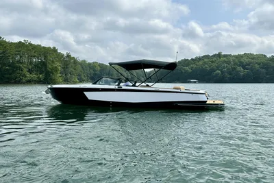 Aviara AV28