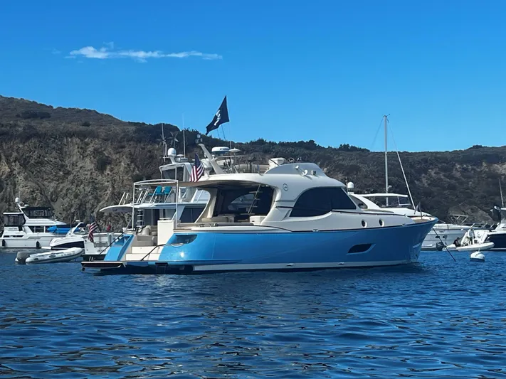 Delfino Yacht Photos Pics 