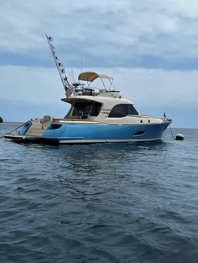 Delfino Yacht Photos Pics 