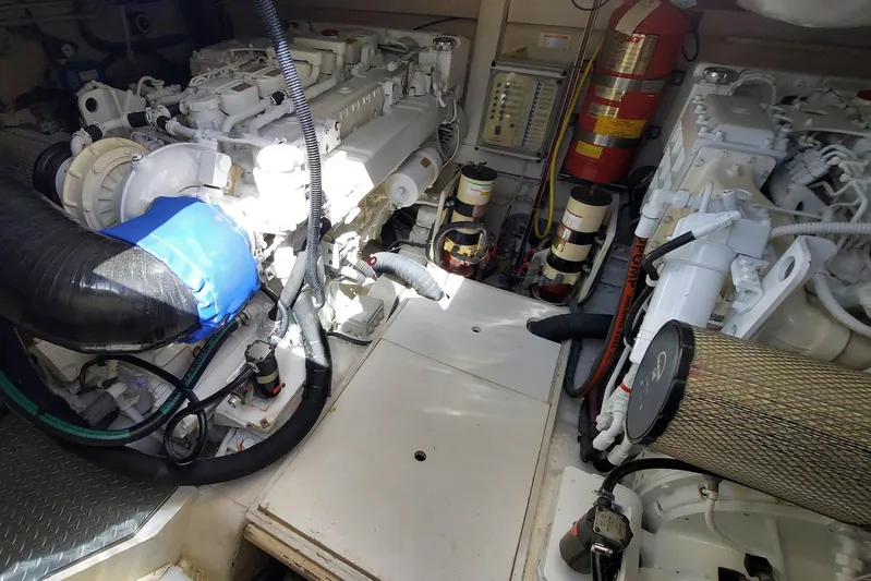 Delfino Yacht Photos Pics 