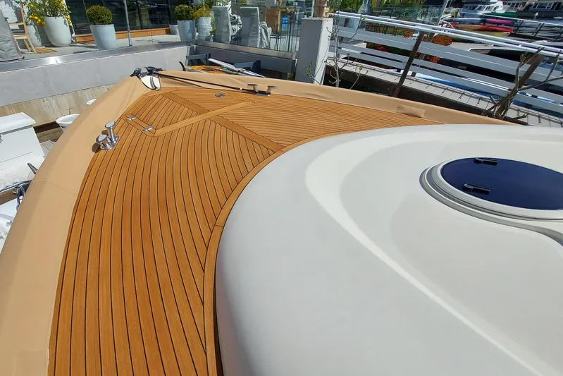 Delfino Yacht Photos Pics 