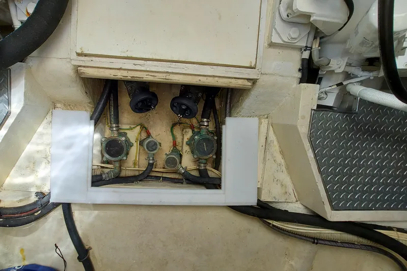 Delfino Yacht Photos Pics 