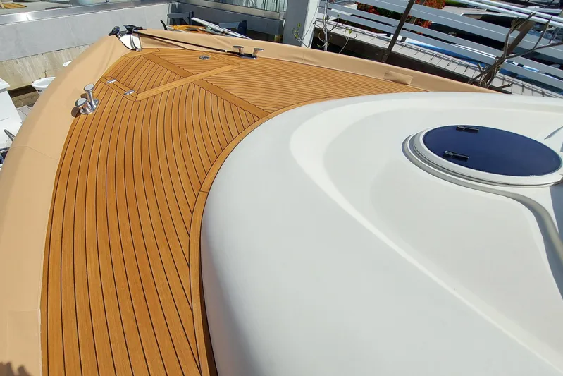 Delfino Yacht Photos Pics 