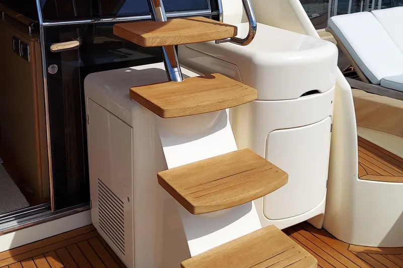 Delfino Yacht Photos Pics 