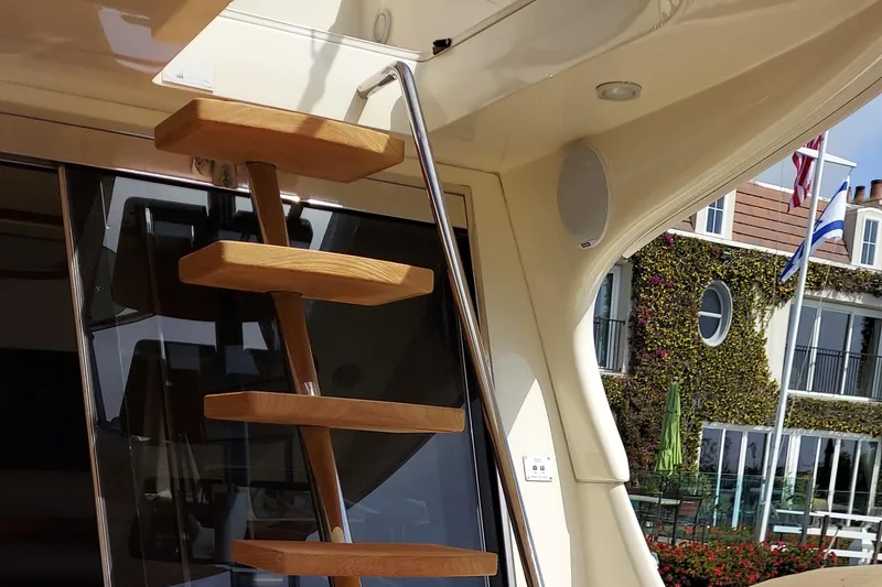 Delfino Yacht Photos Pics 