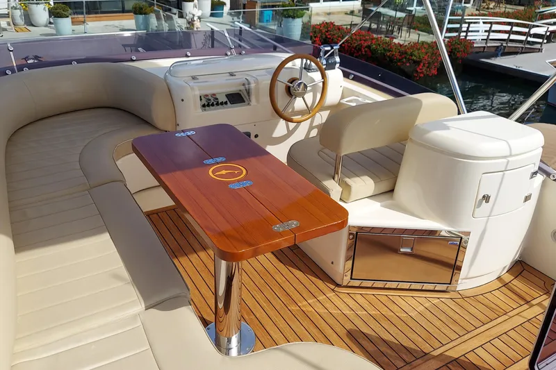 Delfino Yacht Photos Pics 