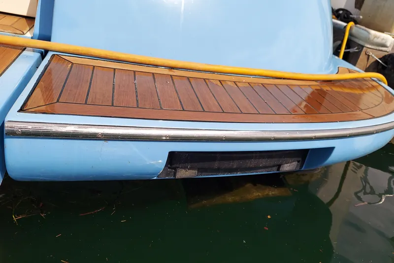 Delfino Yacht Photos Pics 