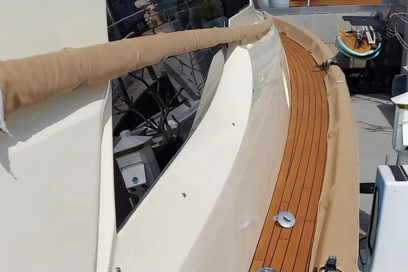 Delfino Yacht Photos Pics 