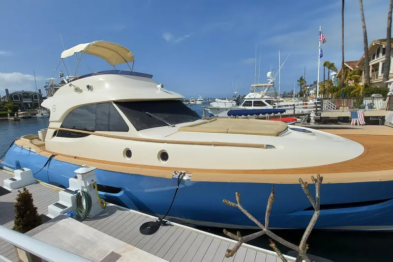 Delfino Yacht Photos Pics 