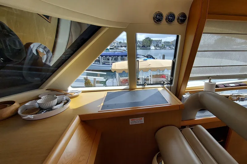 Delfino Yacht Photos Pics 