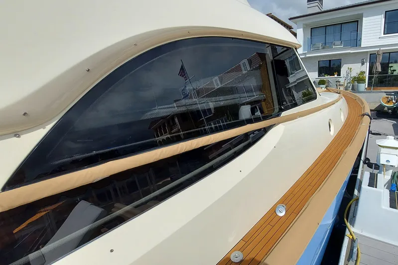 Delfino Yacht Photos Pics 