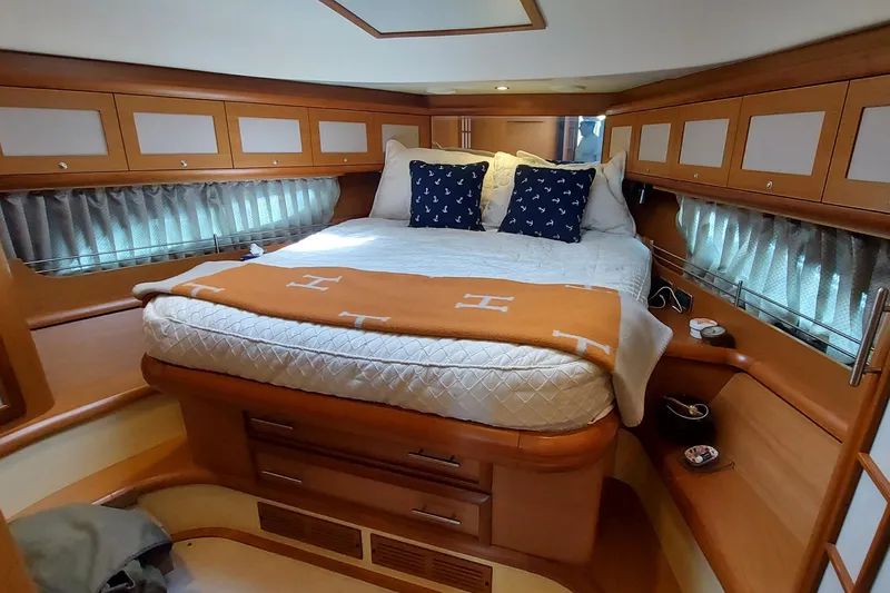 Delfino Yacht Photos Pics 