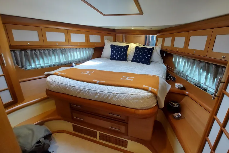 Delfino Yacht Photos Pics 