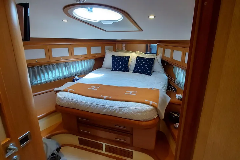 Delfino Yacht Photos Pics 