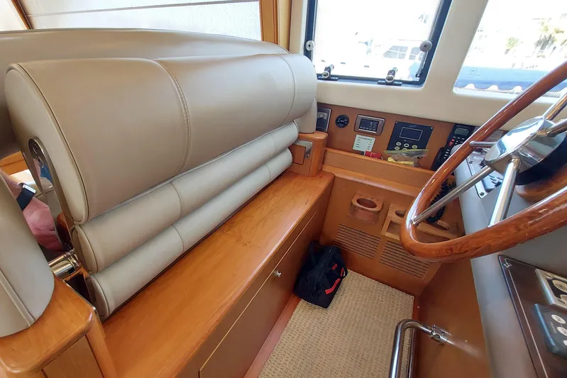 Delfino Yacht Photos Pics 