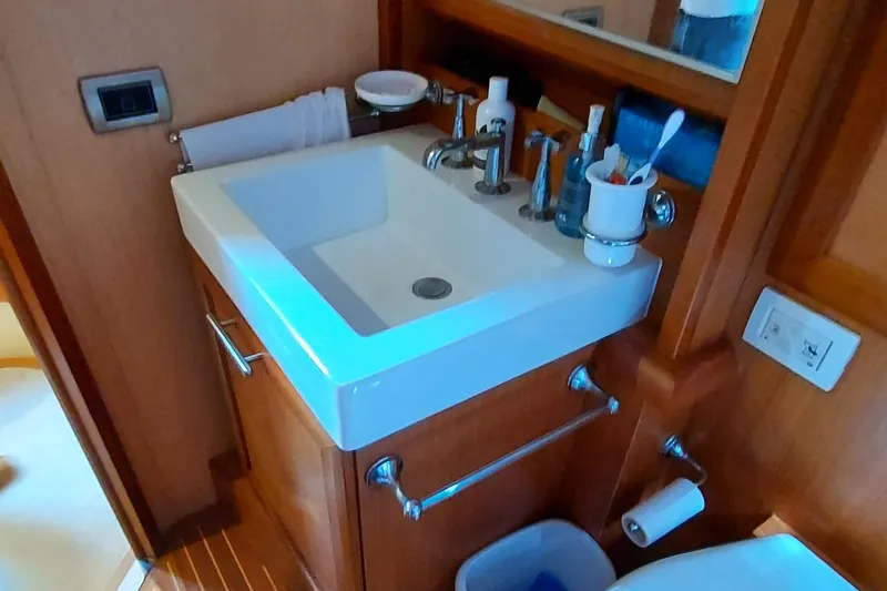 Delfino Yacht Photos Pics 