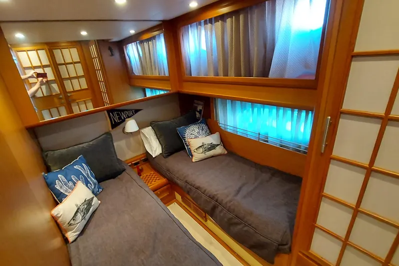 Delfino Yacht Photos Pics 