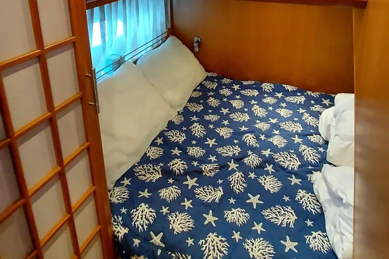 Delfino Yacht Photos Pics 