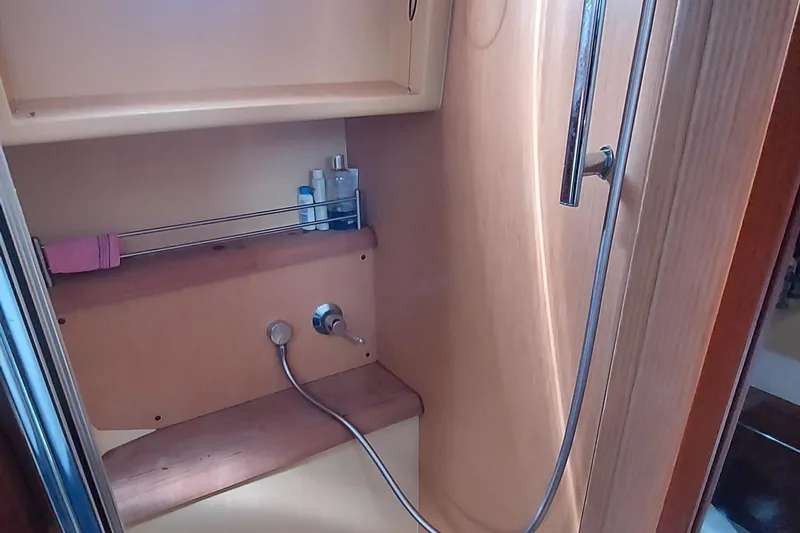 Delfino Yacht Photos Pics 