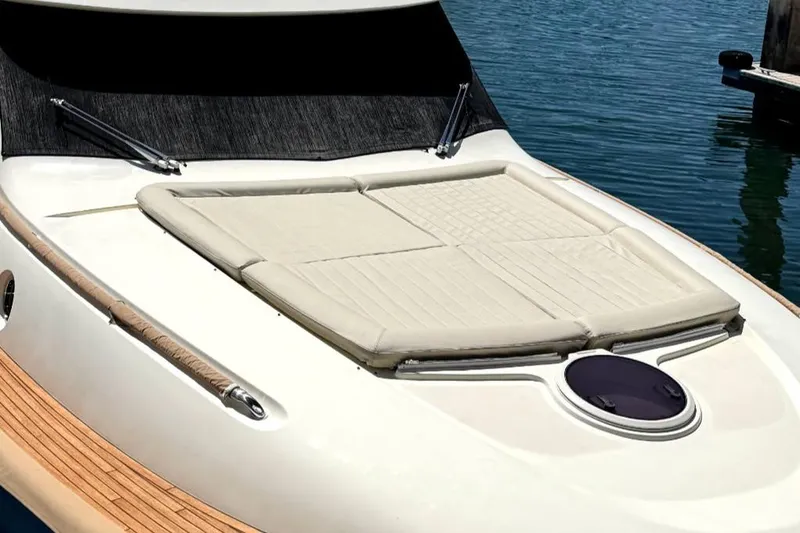 Delfino Yacht Photos Pics 