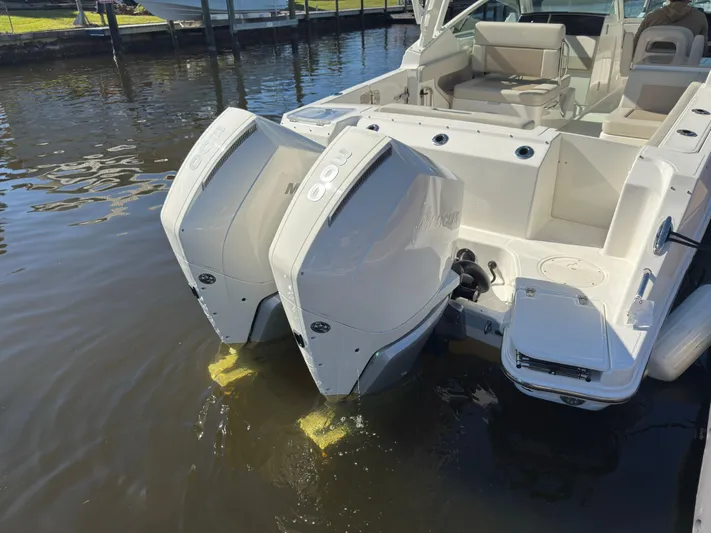  Yacht Photos Pics Boston Whaler 280 Vantage 2023 with dual engines in water.