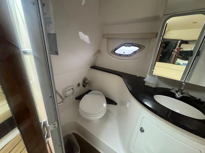  Yacht Photos Pics 2013 REGAL 35 SPORT COUPE - Image 18