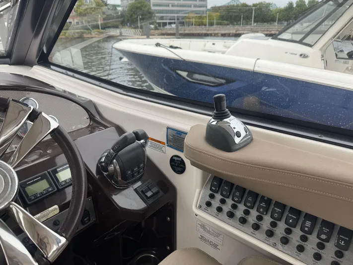  Yacht Photos Pics 2013 REGAL 35 SPORT COUPE - Image 11