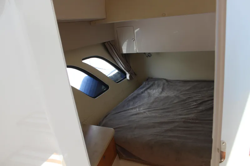 High Times Yacht Photos Pics Queen Midship Berth