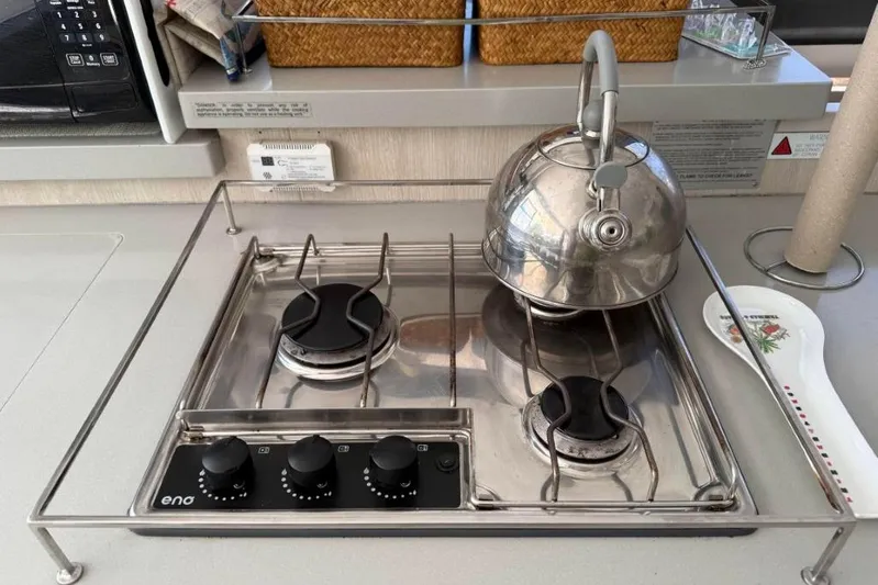 Sweet 2 Bad Yacht Photos Pics Stainless steel stovetop with kettle, Leopard 404 model, 2016.